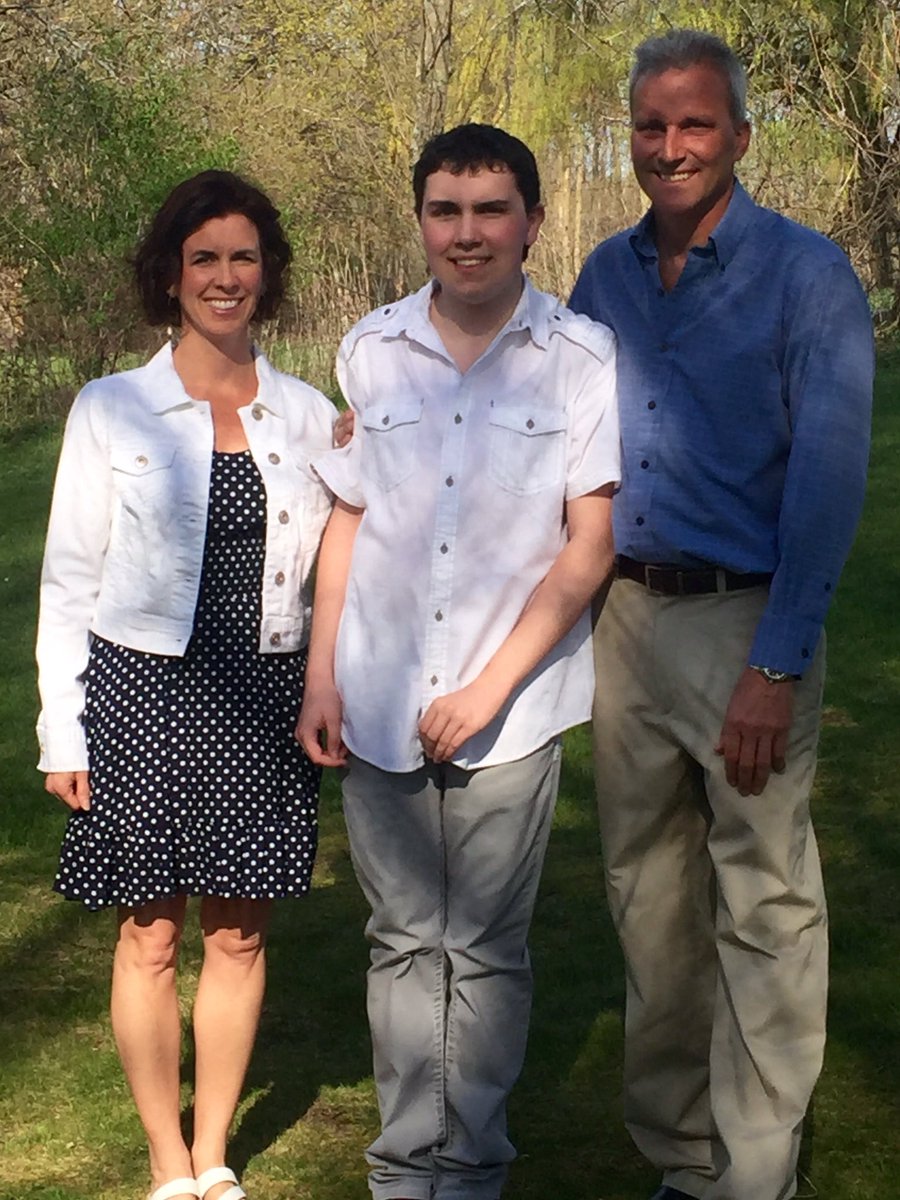 hubert_mhubert's tweet photo. Best Prom Ever! https://t.co/OJPa6w8wfJ