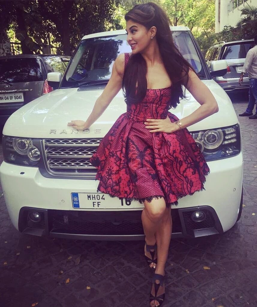 Asli_Jacqueline's tweet photo. Introducing 'Gracy' time for #Housefull3 trailer launch!!! 😋😋😋 @shaanmuofficial   and @tanghavri https://t.co/9ec9GxJzar