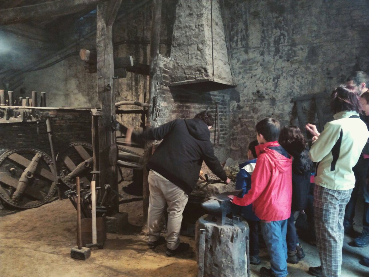 Igandero, Barrenkalen Pablo Respalizaren sutegia zabalik eta dohainik 12etatik 14etara #Sutegia #ArtziniegaMuseoa