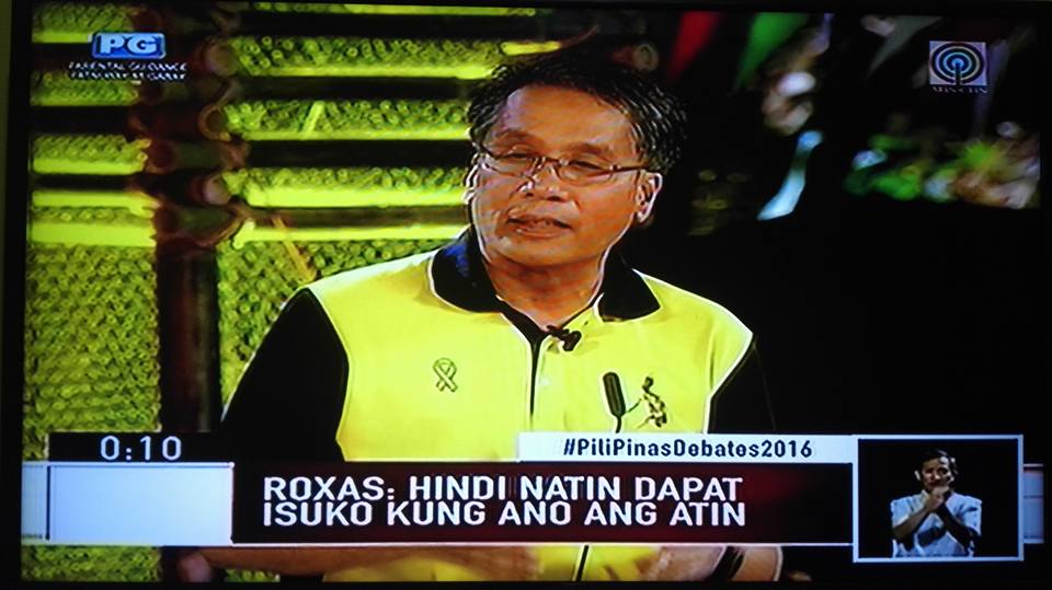 iam_supermaan's tweet photo. Talking about trouble with China "Hindi natin dapat isuko kung ano ang atin." #PresidntialDebate2016 #PresidentROXAS https://t.co/rNao4JNaeD