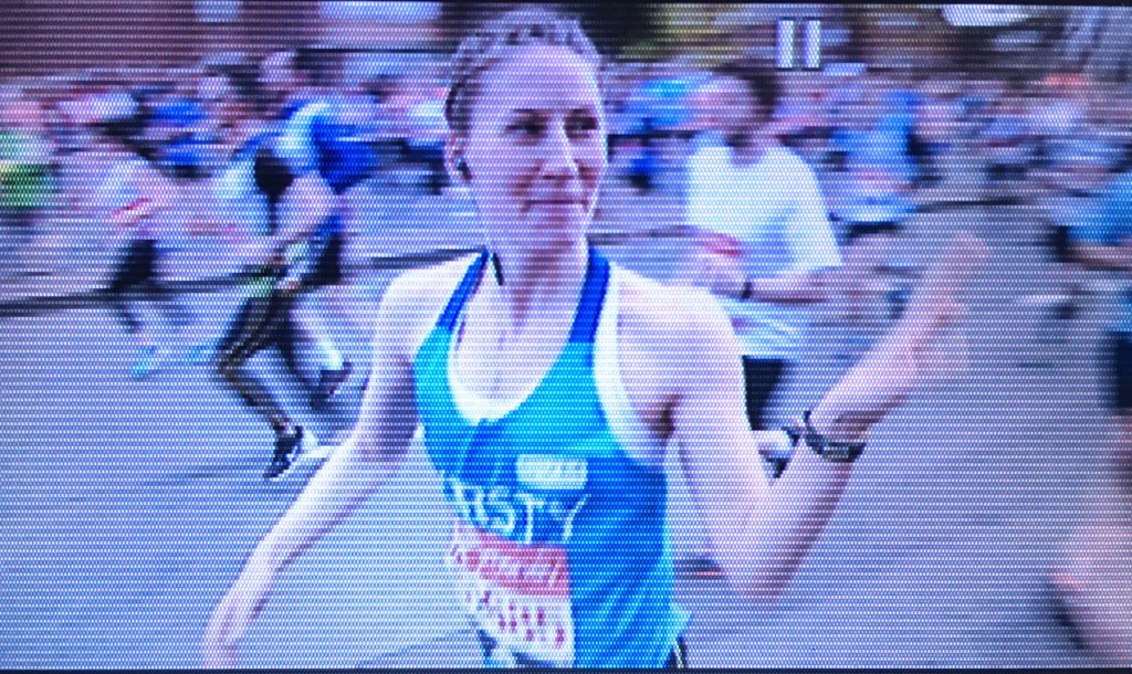 CVMen's tweet photo. Here's Kirsty at mile 3 - looking happy! #runKirsty #VMLM16 https://t.co/SfcqisU1m5