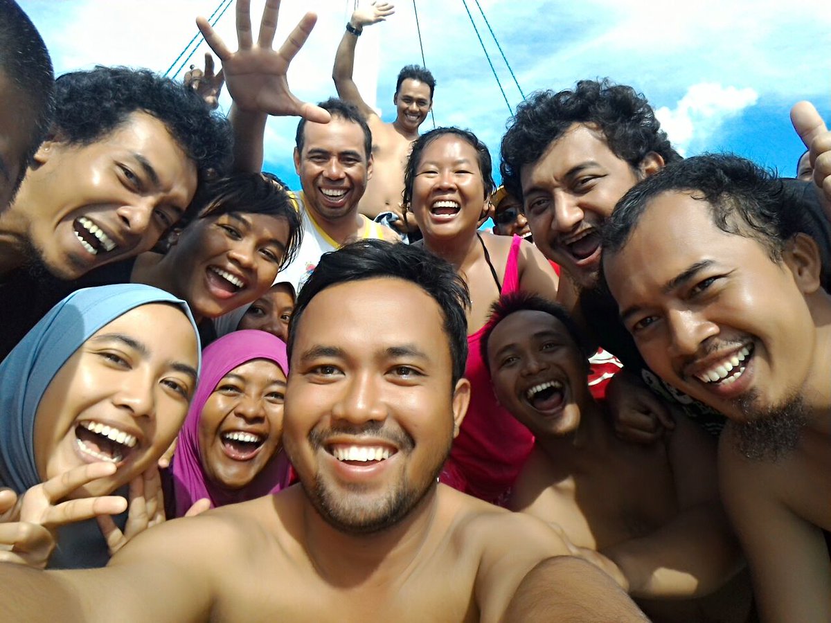 TrinityTraveler's tweet photo. Wefie of @wwf_id #XPDCKOON team. Happy to finish the expedition successfully! 🙌 https://t.co/c4Olc0QO0s