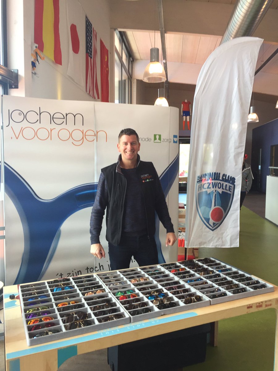 Presentatie en speciale leden actie #Rayban zonnebrillen van BCHCZ lid @jochemvoorogen  #supersunday <a href="/HCZwolle1/">HCZwolle</a>