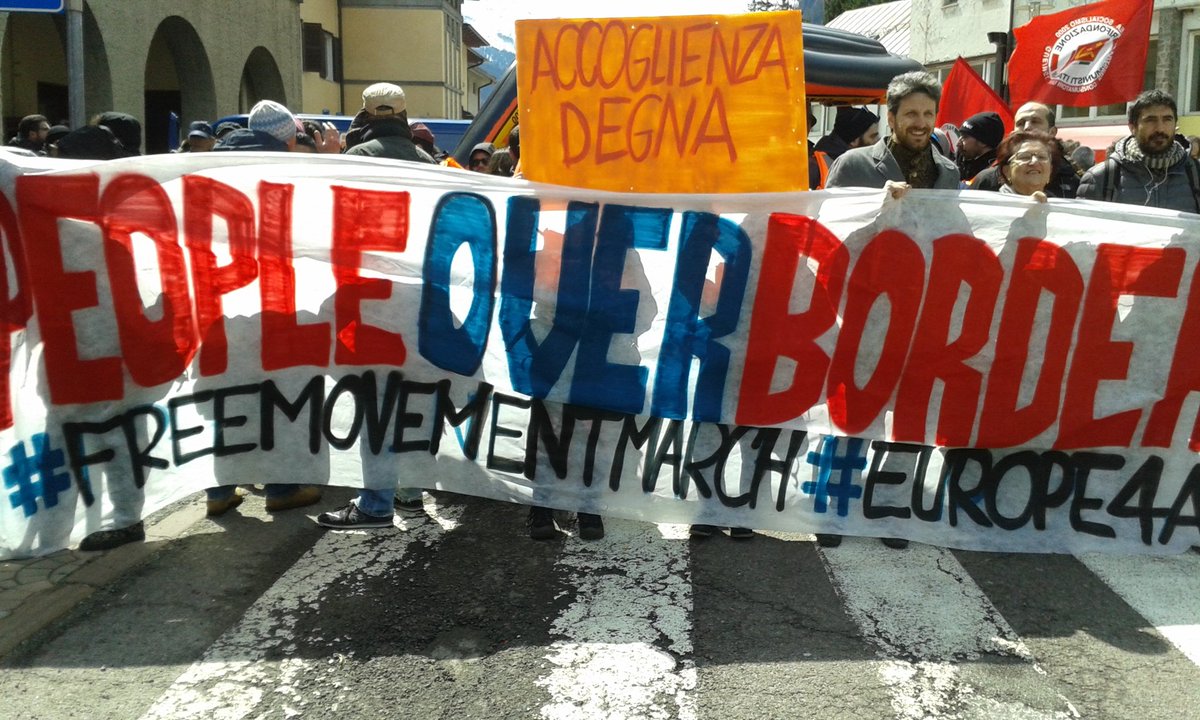 #Brennero sta partendo il corteo che arriverà oltre il confine austriaco
