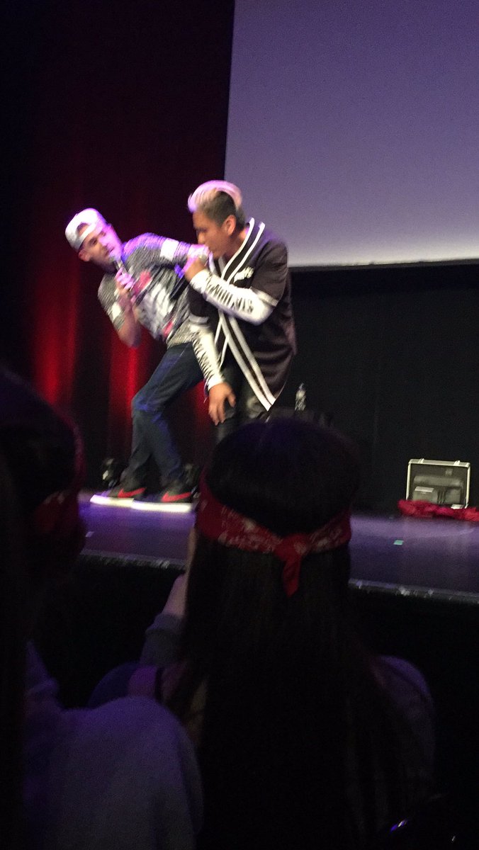 miss_alyssaa_'s tweet photo. @JoshuaDtown @Tymcbrown @AT2486 #bootytouch 😂😂👌🏻 #JoshuaOnTour https://t.co/p8WPJ82GOn