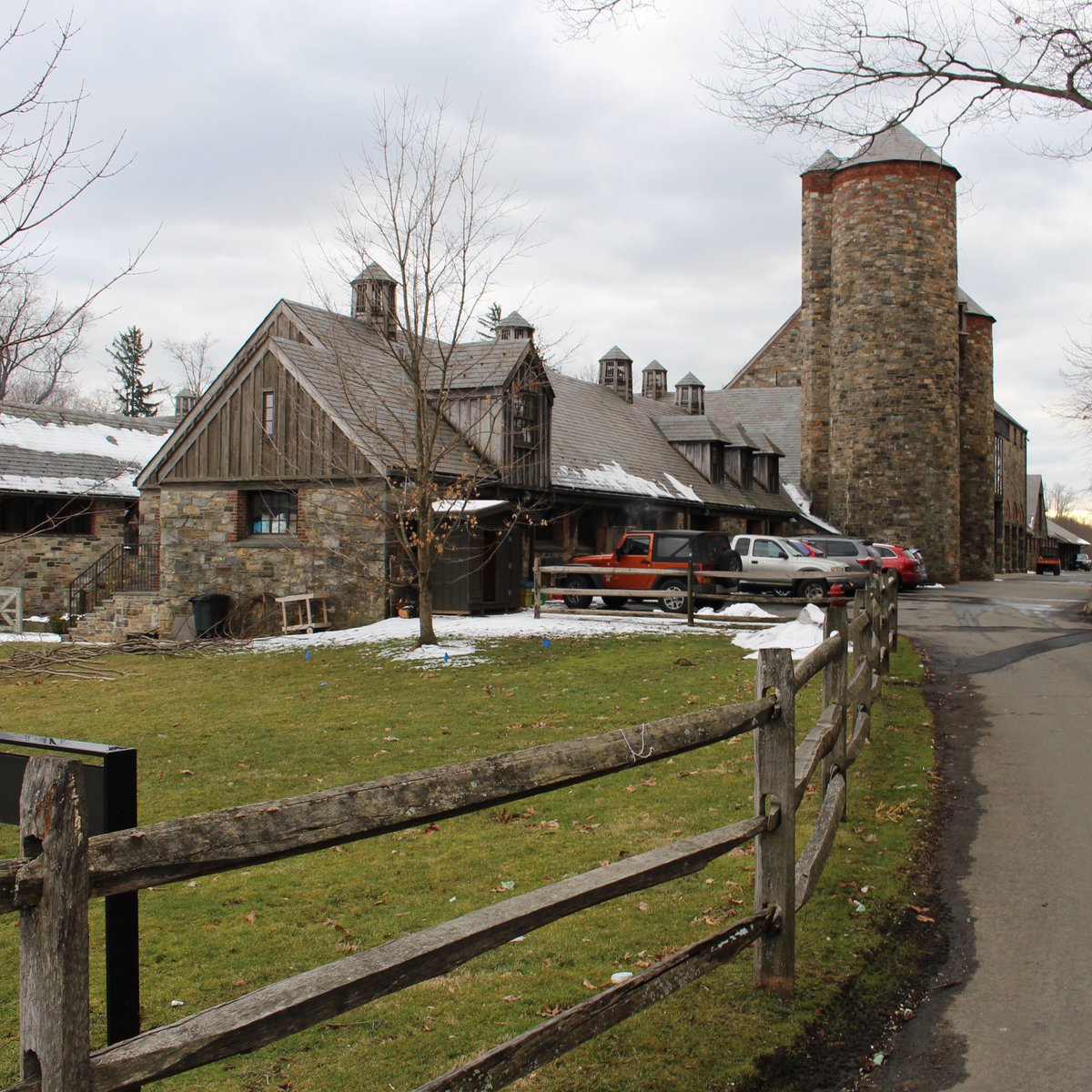 treehooktrook's tweet image. Stone Barns Centre NY is a new stockist and the store carries all three sizes of hooks, skipping ropes and brushes.