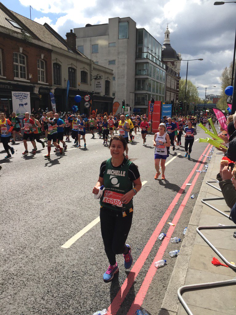 m_batho's tweet photo. Go Mitch! Looking good at 12.5miles. Running for Hoya@Hoya_UK in aid of @_VAO https://t.co/zPqJa6kFDC