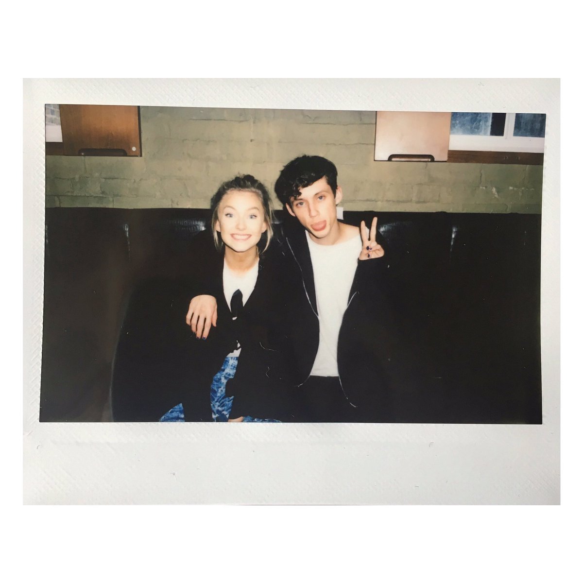 astridsofficial's tweet photo. This migh be my favourite picture. Ever. @troyesivan 🐨✌🏼 https://t.co/RmTTXzdOn5