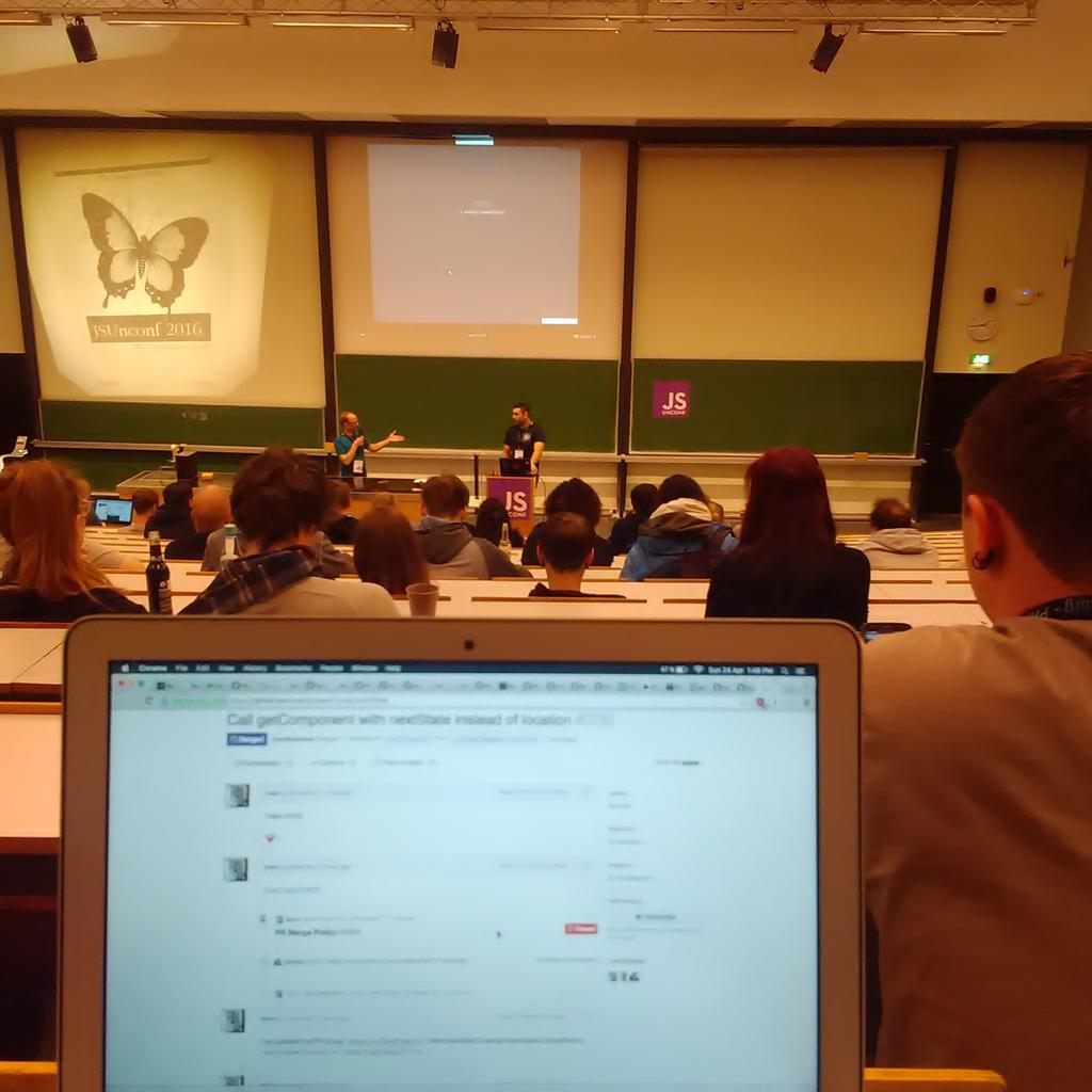 Caroline De Becker tweet media