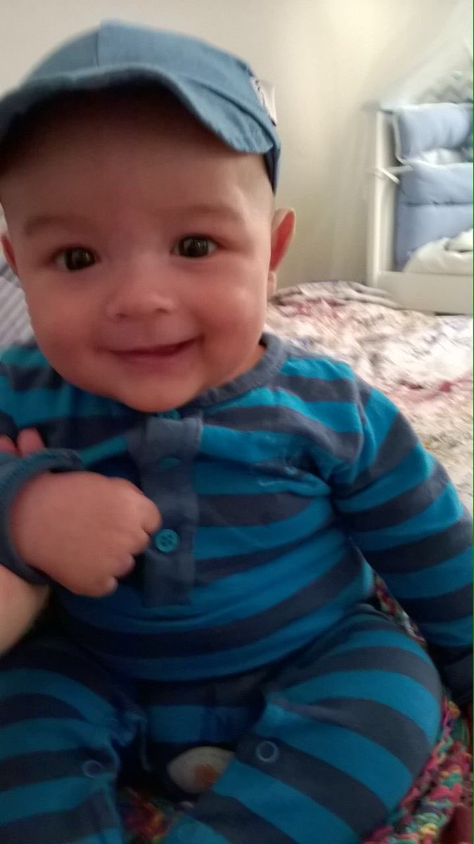 Buen día con Valentino nos vamos a festejar el cumple del padrino Mauro!!!!🌈🌈🌈🌈😉😉