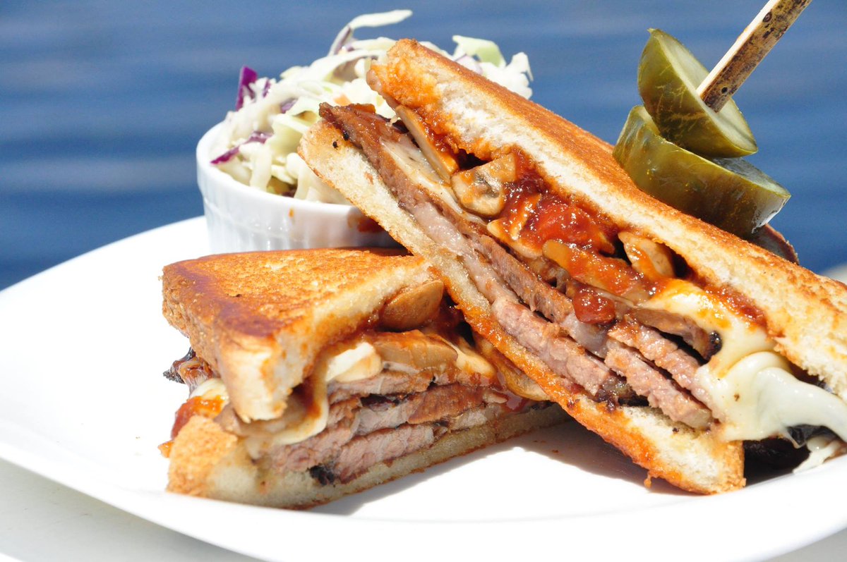 Four Winds Pub tweet media