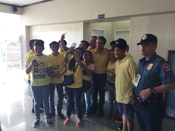 mishezebel's tweet photo. @didanilo89 @ABSCBNNews @bernardokath @gretsfullido Basta daang matuwid at Para sa mga dsente pwd.ito pa o RORO dw. https://t.co/680ldqQcii