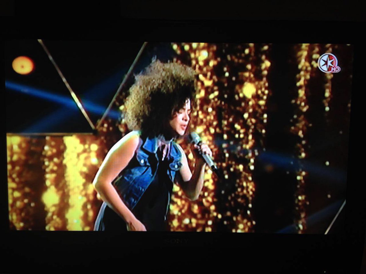 alaide___'s tweet photo. Eeeeaaaa!!!  Gracias a todos por el apoyo!!  Qué emoción y qué agradecida me siento :)  #lavozmexico #teamsanz https://t.co/Q5prdsJSRQ