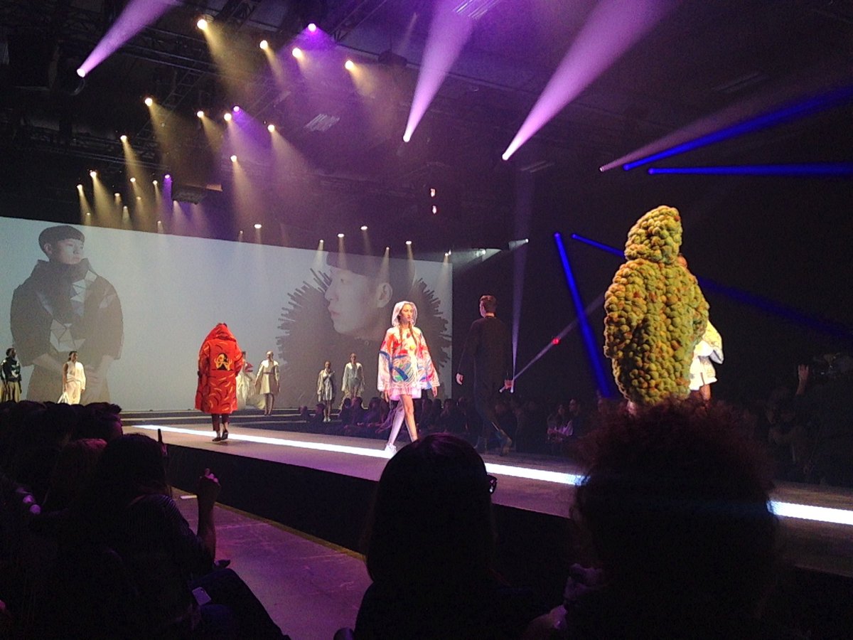 LauraDel_'s tweet photo. #signature2016 #defile #mode #Canada https://t.co/OgQnmkDEsP