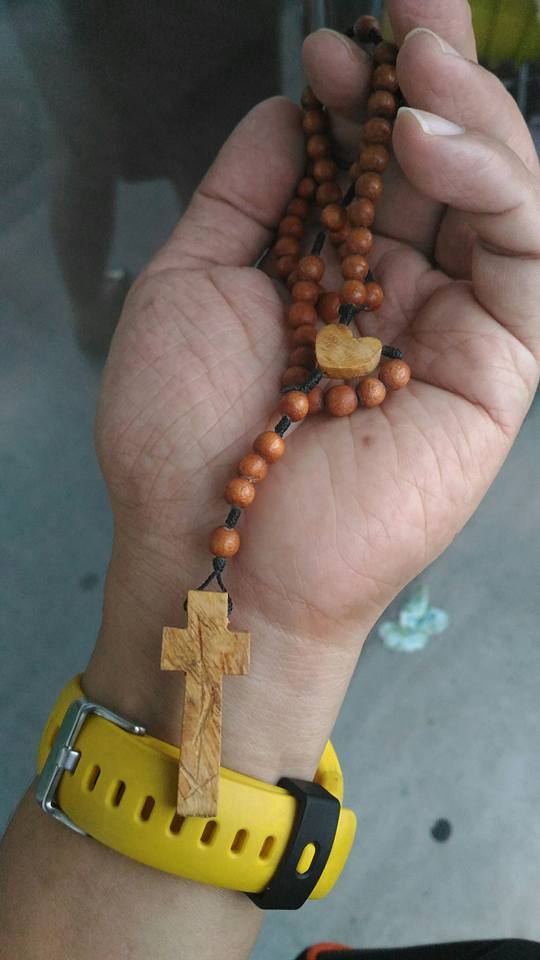 OhMyMarvin's tweet photo. Praying for honest and peaceful election.. Vote for what is right.. #MaayosAksyonReporma #RoxasRobredo #Halalan2016 https://t.co/tweu9EXVlC