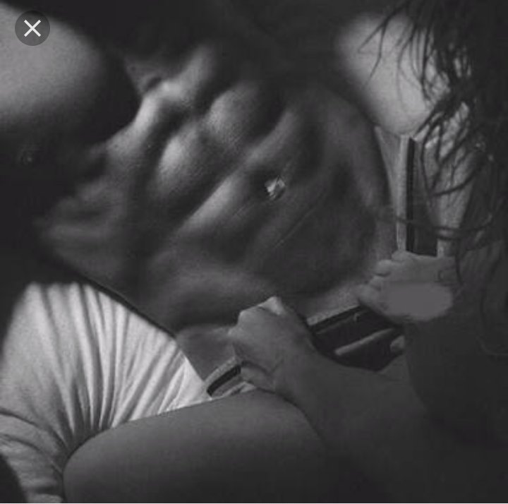 secretgirl_sgdb's tweet photo. Acho que @Justindrewbzzl e @VicDallasss perdem muito mais que a linha quando estão drogados em quartos de boates. https://t.co/D4PWHFrIiE