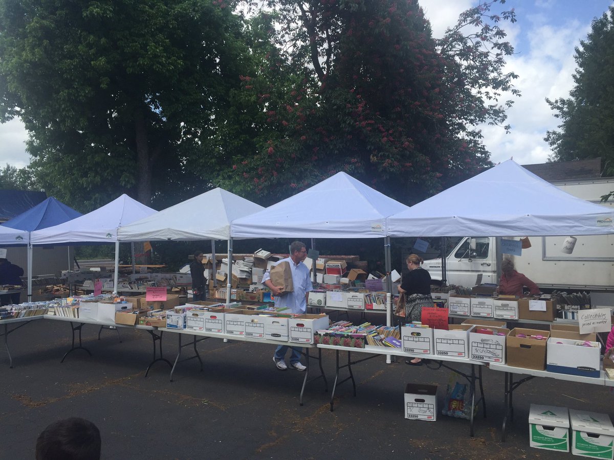 AuroraOregon's tweet image. Happy browsers getting some great buys this afternoon at the @NMarionLibrary book sale. #auroraoregon