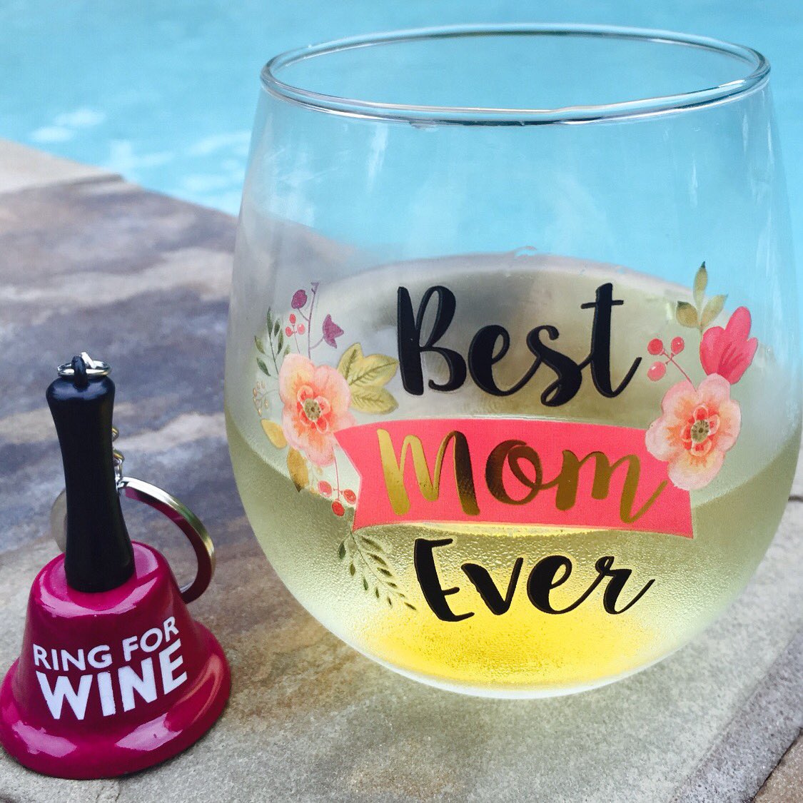 before_wine's tweet photo. Best #MothersDay gift ever! #wine #winelover #ringforwine @before_wine https://t.co/m4P7XqEsLH