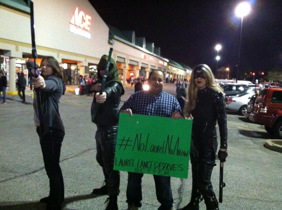 Sheikahchica's tweet photo. More from my #NoLaurelNoArrow #FreeComicBookDay campaign! #FCBD2016 #BoycottArrow @ARROWwriters @mguggenheim @TheCW https://t.co/Ms7lGKPL8N