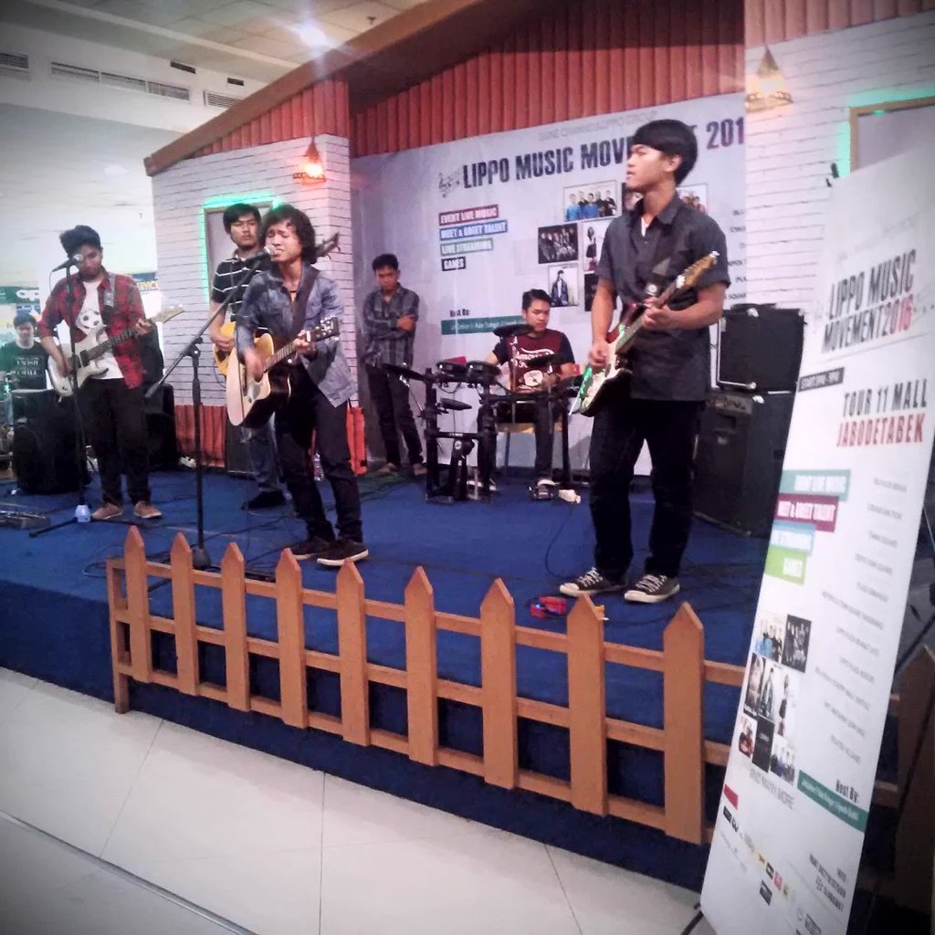 tfo_production's tweet photo. @GandaraID live at taman mini square lippo music movemen 2016 https://t.co/SEbncFmOjI