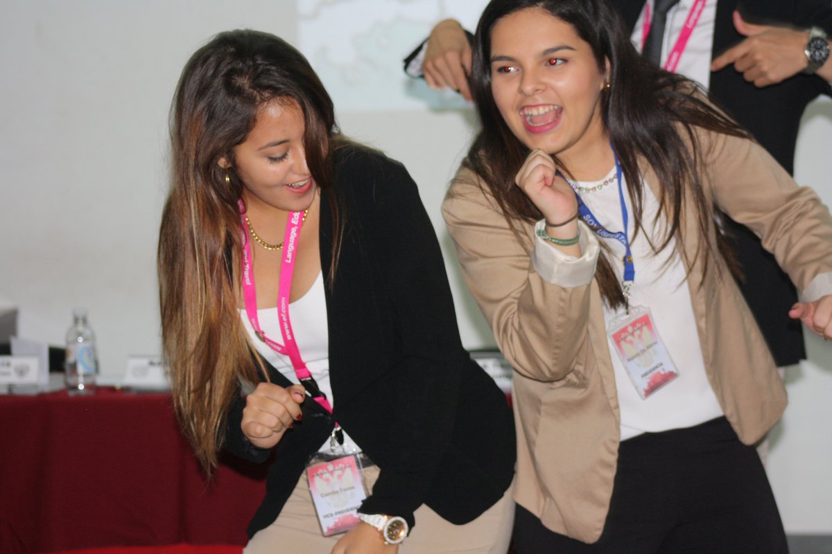 MAIMUN_CMA's tweet photo. La mejor directiva de MAIMUN 2016 Para @GABRUSO_MAIMUN ¡Felicidades! https://t.co/msURzp2oQp