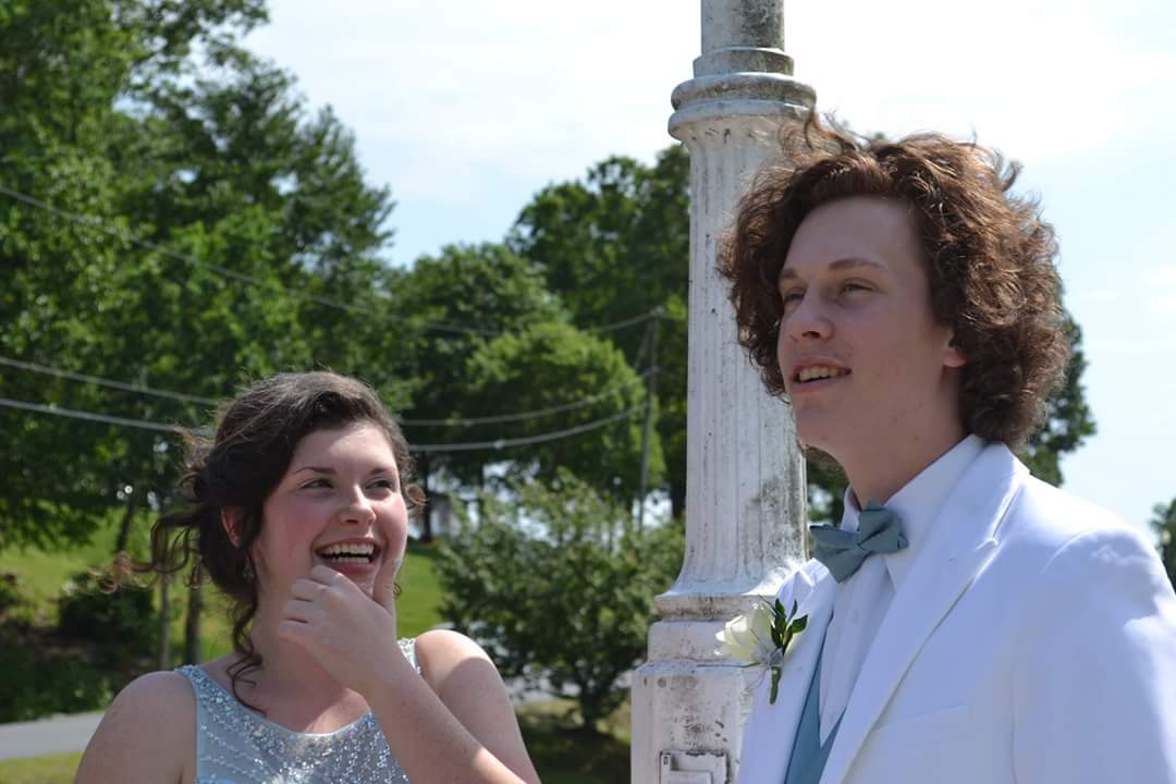 AlissaIsenhour's tweet photo. Prom 2016 
Part 1 https://t.co/kFzAiWcpfT