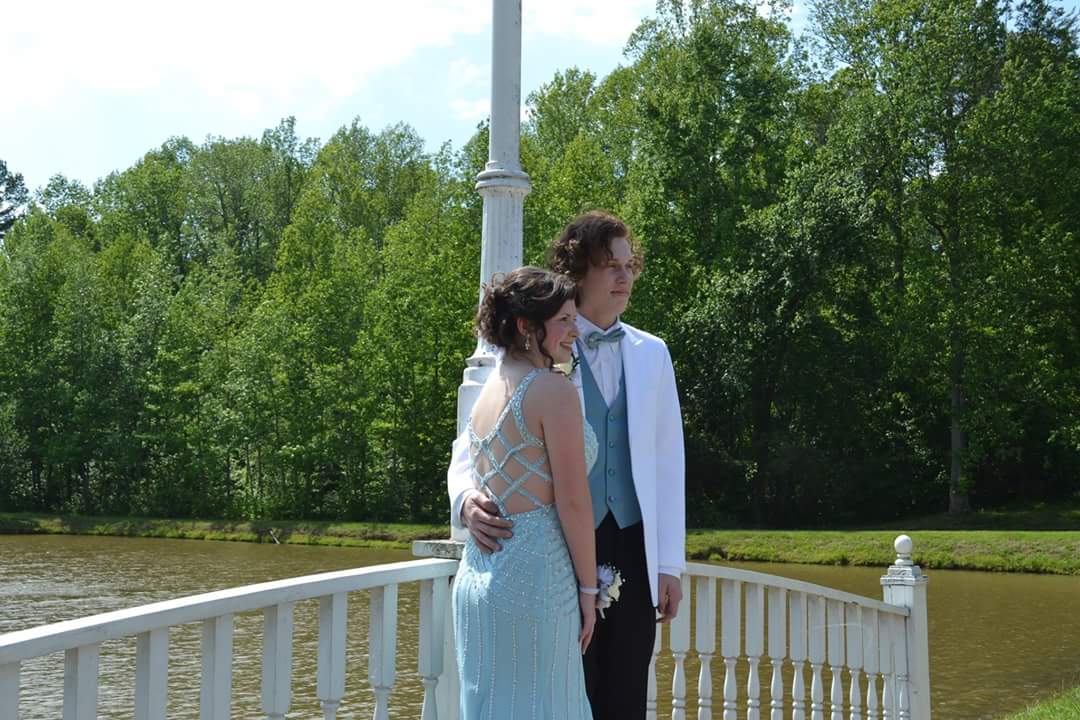 AlissaIsenhour's tweet photo. Prom 2016 
Part 1 https://t.co/kFzAiWcpfT