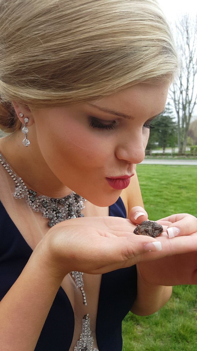 jmarchand1998's tweet photo. Kissed a frog and found my prince🐸👑💕 https://t.co/d7ZRUD8A4m