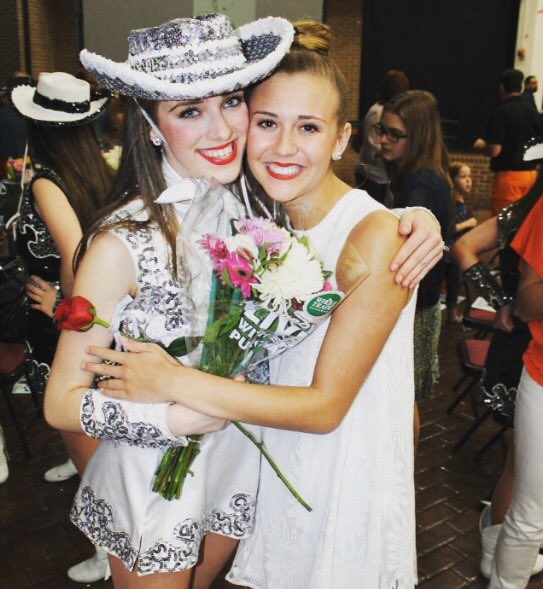 alexjacobs37's tweet photo. HUGE shoutout to the stettes and their amazing show. so grateful that I got to go back and dance one more time https://t.co/nNwzaoaTWU