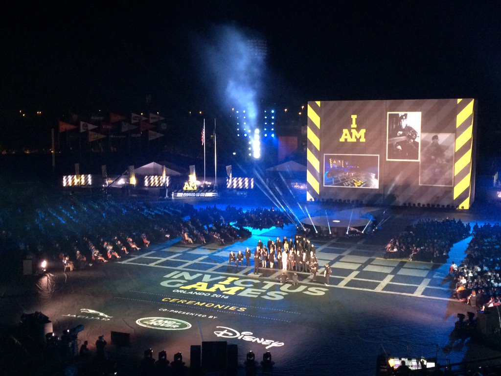 KensingtonRoyal's tweet photo. And now time for @GarethMalone #InvictusChoir. https://t.co/J26uve8knw