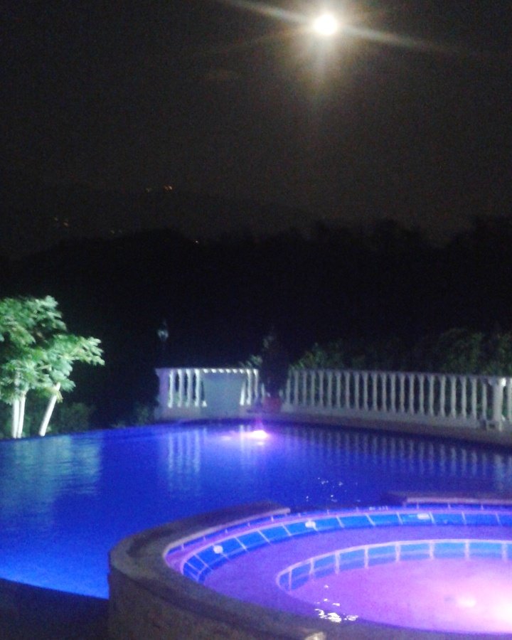 matiusfigueredo's tweet photo. Bestt niteee #joy #fantastic #tothemoonnback 🌌🌌🌌🌌 #swag https://t.co/kohN6x1vjR