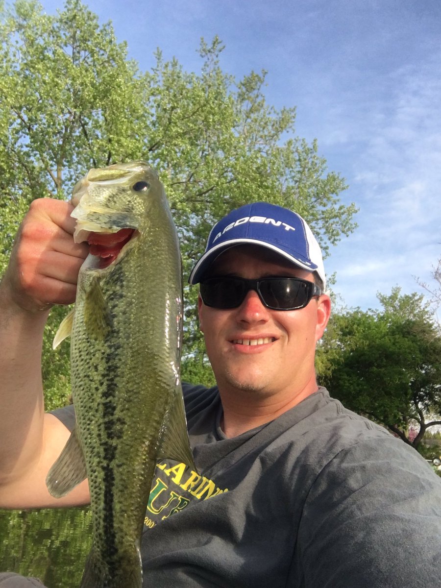 bcoyne890's tweet photo. Awesome weekend for fishing opener! Loving my new Ardent Rods and reels! #TeamArdent @ArdentReels https://t.co/xWs04VZCRr