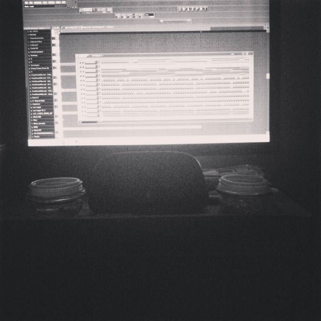 producerpassion's tweet photo. #83SB #nativeson #imageline #peanutbeats #producerlife #carbon49 #flstudio #flgang #nativeson #imakebeats #cookups … https://t.co/HOXdBSH05e
