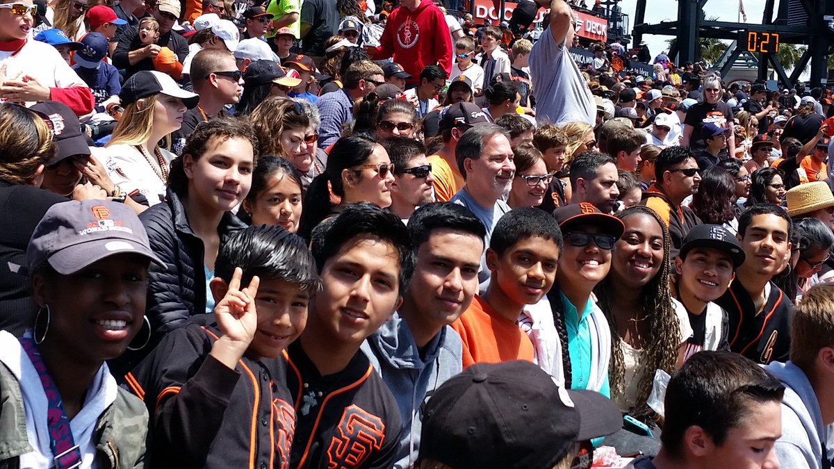 The Pact/RISE Mentor Program at the Giants Game today. Thank you <a href="/SFGiants/">SFGiants</a>!