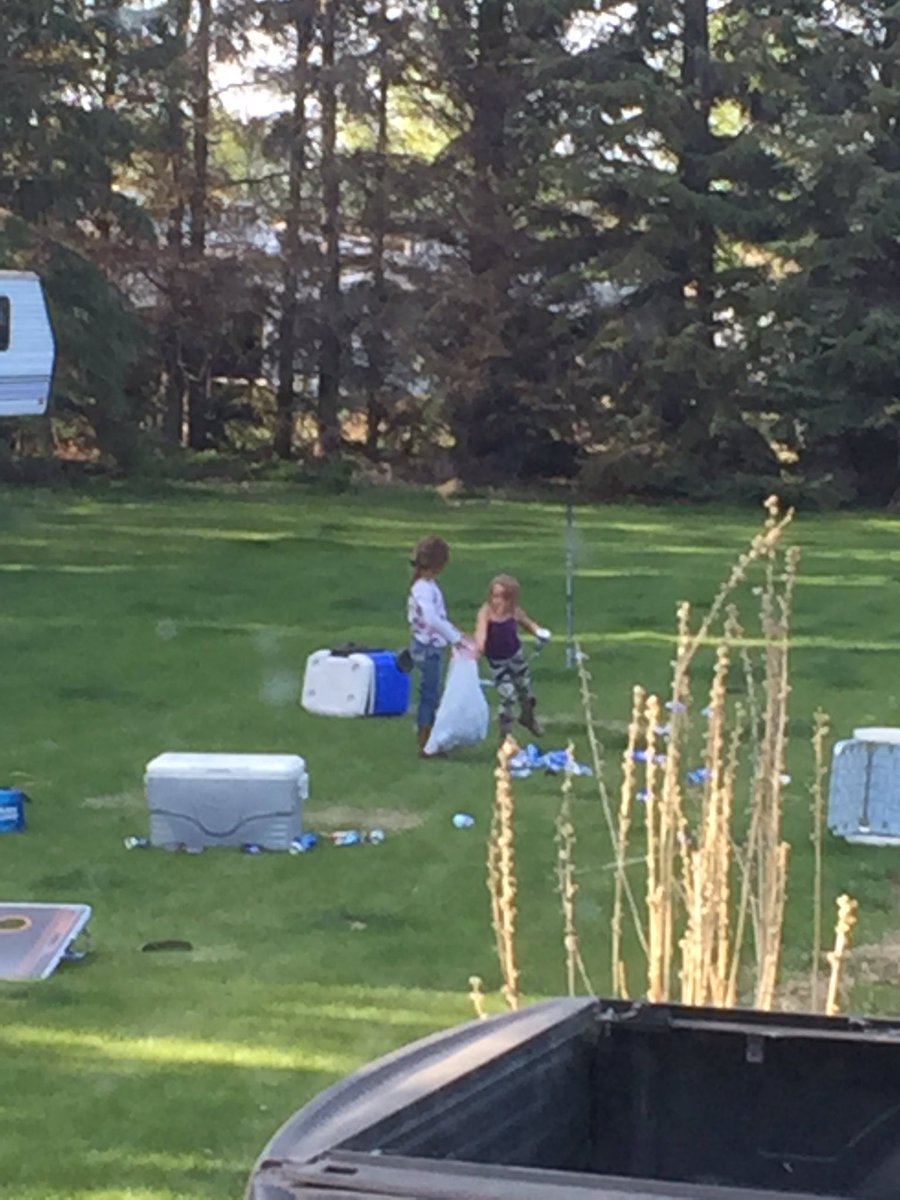 BensmillerCWR's tweet photo. Just helping clean after the @DewberryMustang gathering #helpful #greattime @HrynykJosh @4Goldsmith @Mitch7Mitch9 https://t.co/F29OUvQbqa