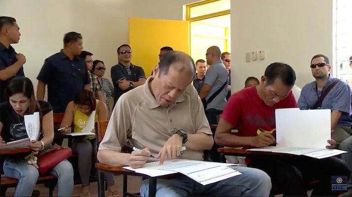 govph's tweet photo. PHOTO: Scenes from President Aquino's precinct in Tarlac City. #PiliPinas2016

LIVE STREAM: https://t.co/A5MwP7kCOE https://t.co/JiwYy00xjK