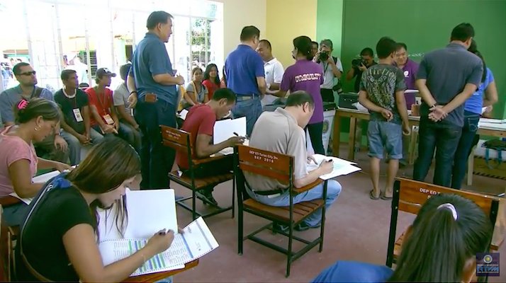 govph's tweet photo. PHOTO: Scenes from President Aquino's precinct in Tarlac City. #PiliPinas2016

LIVE STREAM: https://t.co/A5MwP7kCOE https://t.co/JiwYy00xjK
