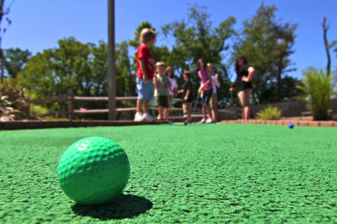 YelpLDNONT's tweet photo. Practice your short game, it's #MiniPuttDay! Check out these putt-putt spots in #ldnont: https://t.co/ZVprA1huWU https://t.co/l26cdI8qVP