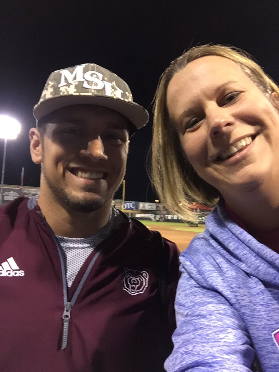 cuzwatt's tweet image. Great seeing you again! #togetheragain #msubearsbaseball #showmebaseballcamp #realheroes @Burgatron13 @ChrisCarlito