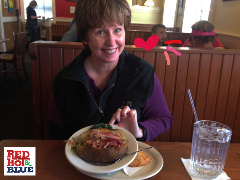 rhnbbbq's tweet photo. She’s the best, share why she deserves the very best. #MothersDay #Love #Mom https://t.co/sUH3d9tjX0