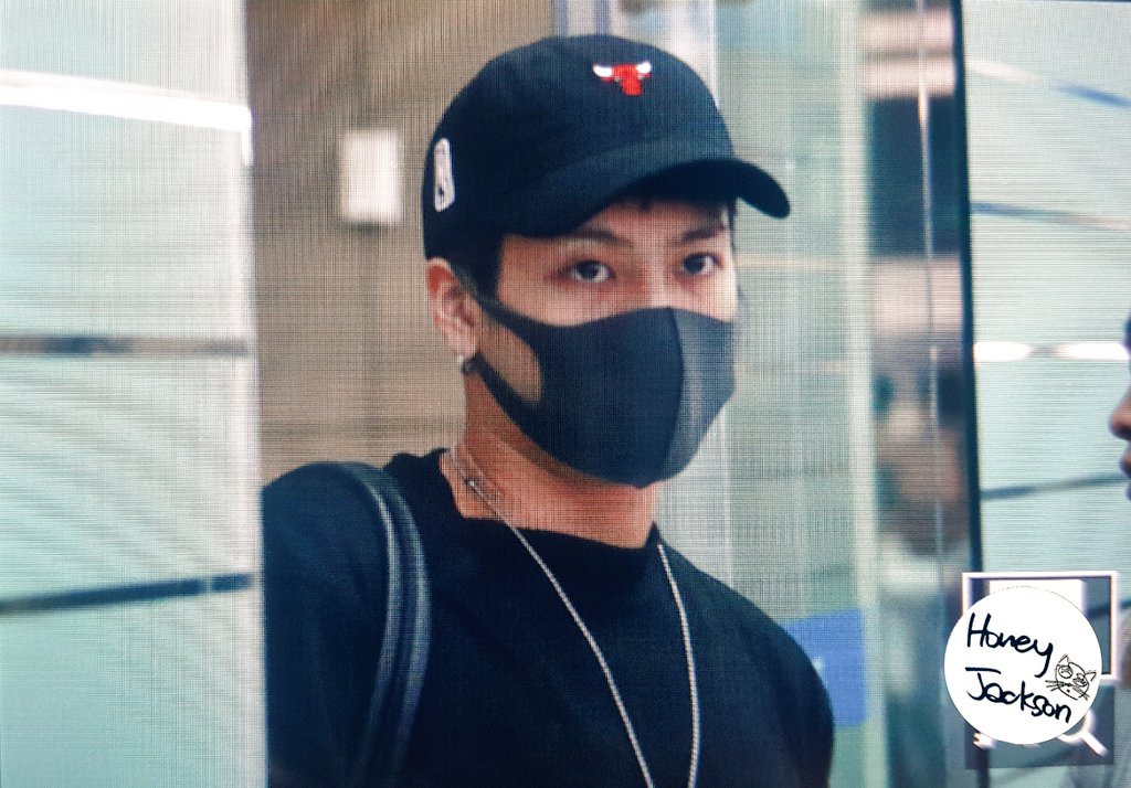 honeyjackson852's tweet photo. 160507 인천공항출국 
머리 자르니까 너무 이쁘다~😍😍😍
#잭슨 #JacksonWang  #got7 https://t.co/K5gYvEPKst