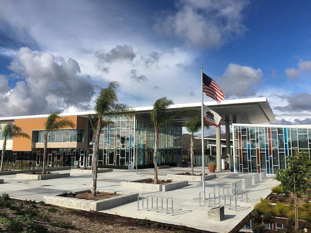 CaTurfPros's tweet photo. Our newest #design39 campus after the storm. Have a great weekend! #tgif #powayunified #mysdphoto #4sranch #delsur … https://t.co/eQ3CnbHQpx