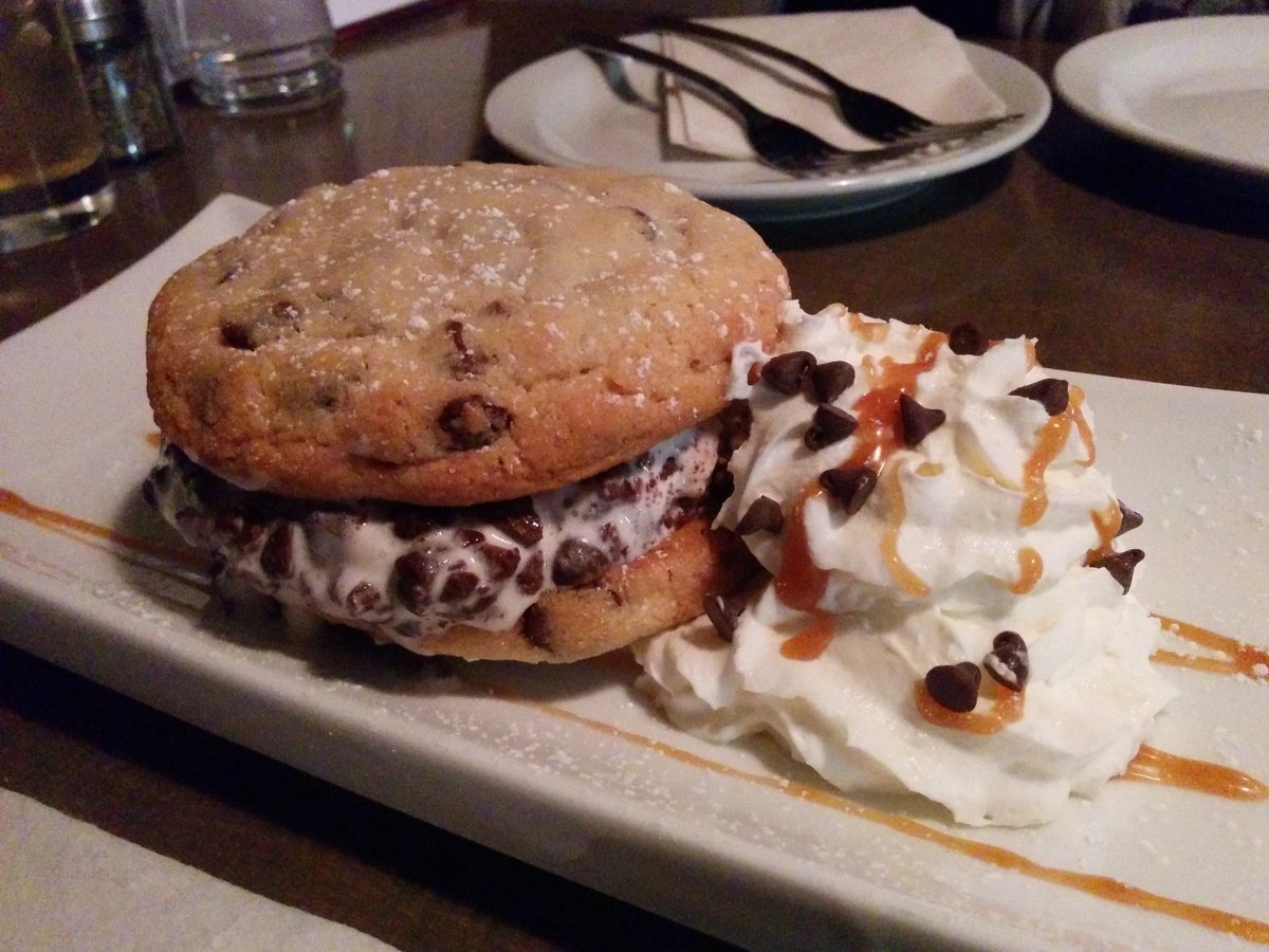 _JasonMah's tweet photo. @biteburgerhouse Loved my icecream sandwich tonight!! https://t.co/c9GYGagoMT