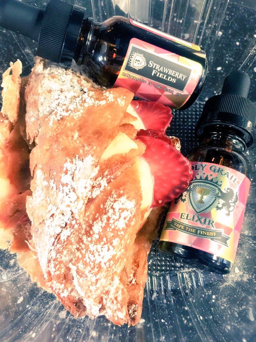 online_vape's tweet photo. Strawberry Custard 🐼🍓 #vape #vapelife #eliquid #onlinevape #vapefam #vapelove #vapepics #ecig #vapedaily #follow https://t.co/Cv8YbQwND8