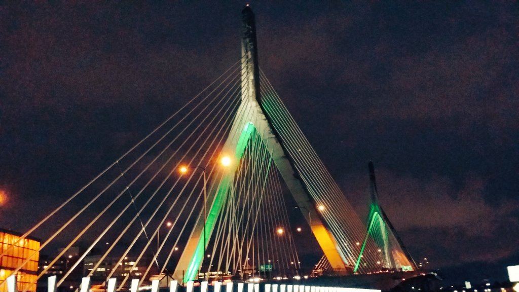 OnlyInBOS's tweet photo. The Zakim is green tonight for Children's Mental Health Awareness. 💚 https://t.co/F5Tu91JEmu