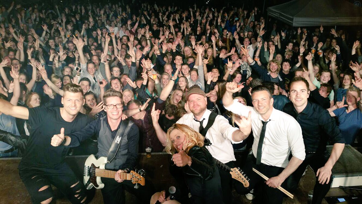 Zwartsluis was te gek! Top sfeer en top drukte! Bedankt voor een heerlijke avond! Volgend weekend mogen we weer 3x!