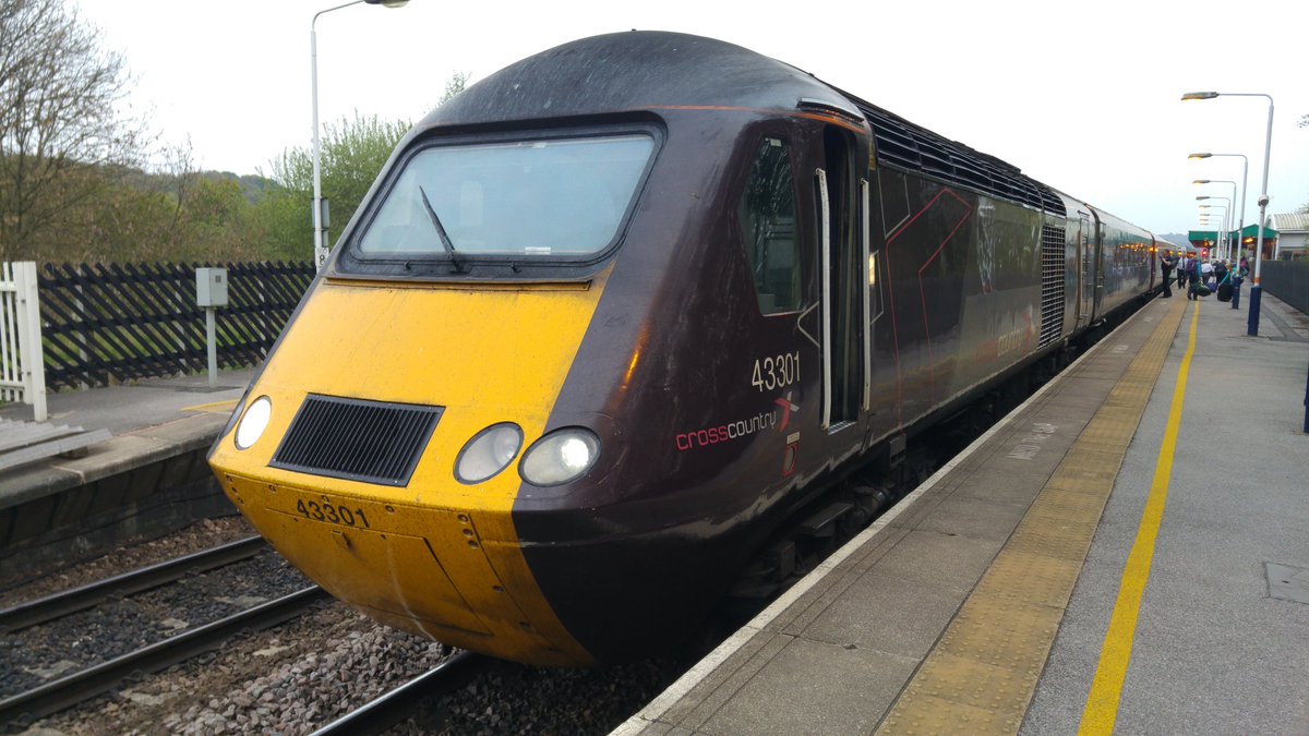 SoleCrowleSoul's tweet photo. Todays mighty steeds. A hat-trick of HST's. #propertrains #happydays #HST40 https://t.co/s2AUfofKKF