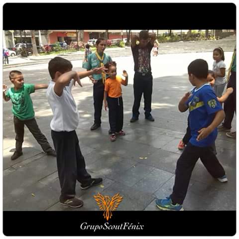 scoutsfenixch's tweet photo. .@ScoutsChacao 
.@scoutsvenezuela 
Instruyen a sus dirigentes
Y asi dar lo mejor #fenix
Sab.9 a 12 plaza Bolivar ch. https://t.co/dd46mbu9RK
