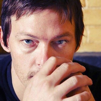 AllRedMandy's tweet image. So ladies who's hotter 1 2 3 4 my answer is 1 btw