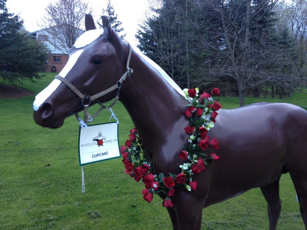 Jsquaredphysics's tweet image. My horse cupcake is trying to catch a ride to the Kentucky Derby.